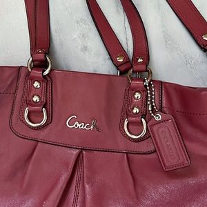EUC COACH leather bag in rose * adjustable strap * roomy * interior pockets